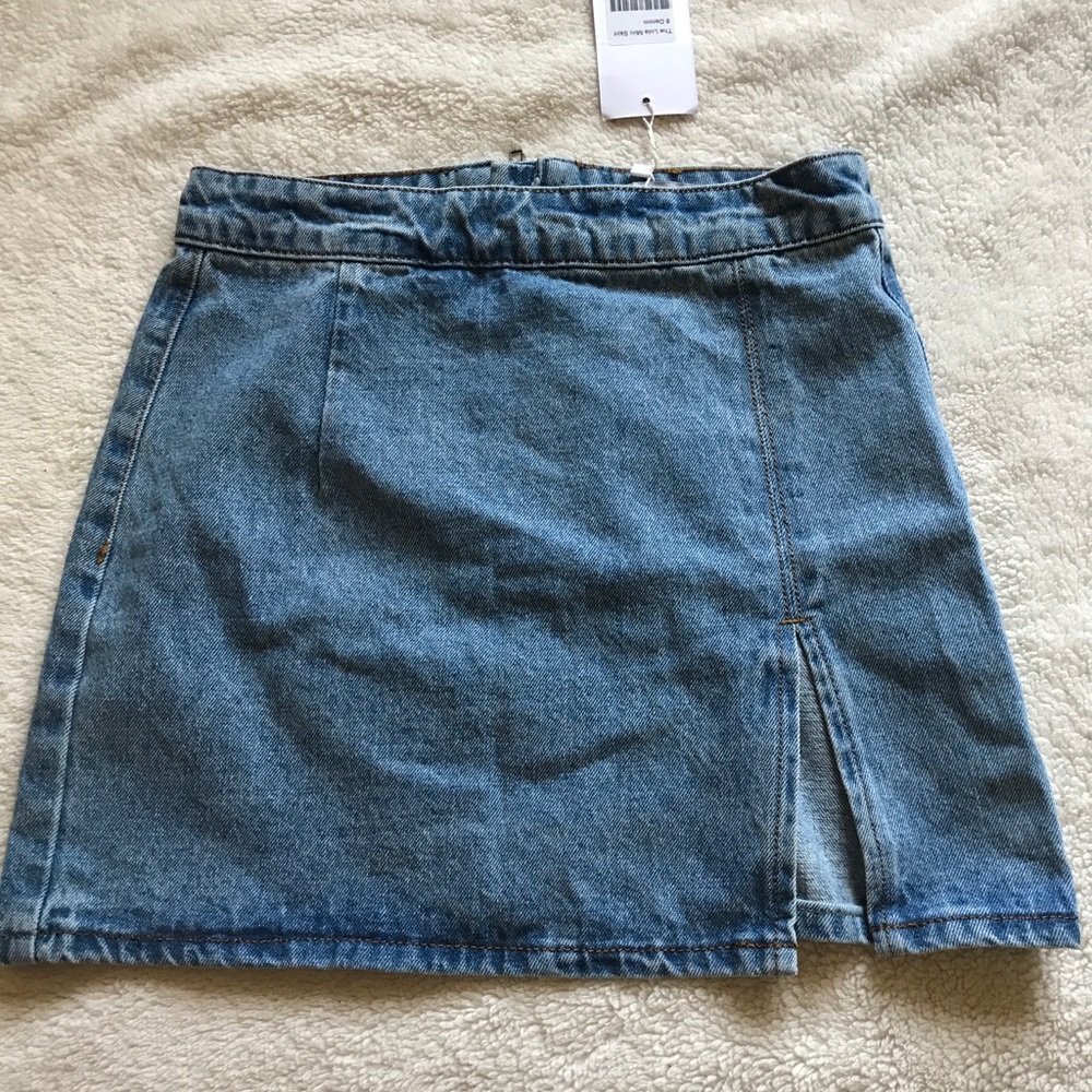 Lioness denim mini skirt. NWT